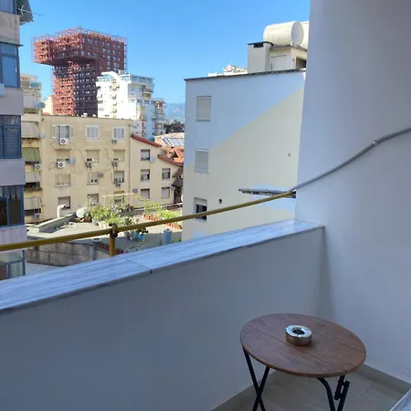 Myslym Shyri In The Heart Of Lägenhet *