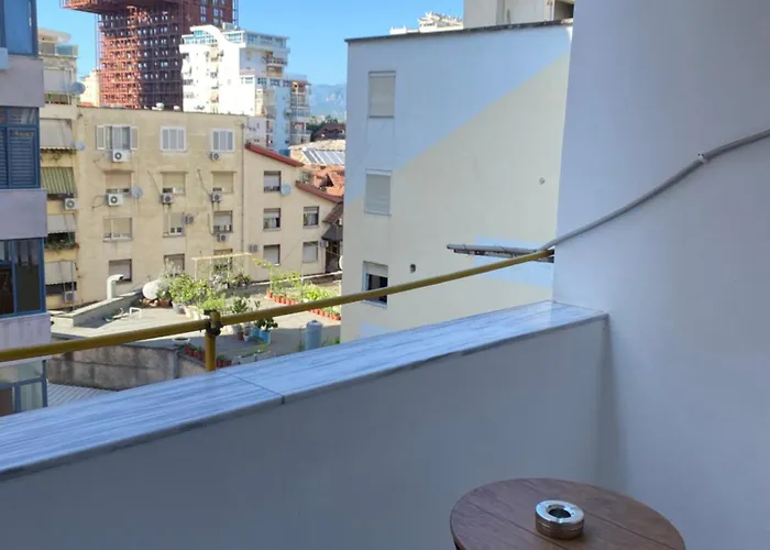 Myslym Shyri In The Heart Of Lägenhet *